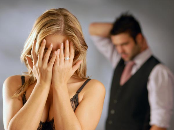 dating-a-dreamy-girl-emotional-issues-17-1450336657