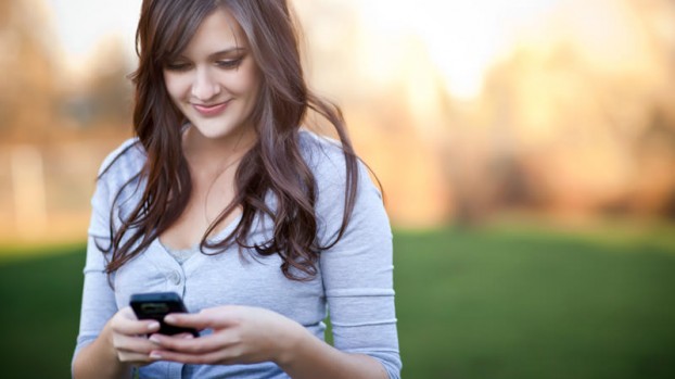 teen-girl-phone-622x349